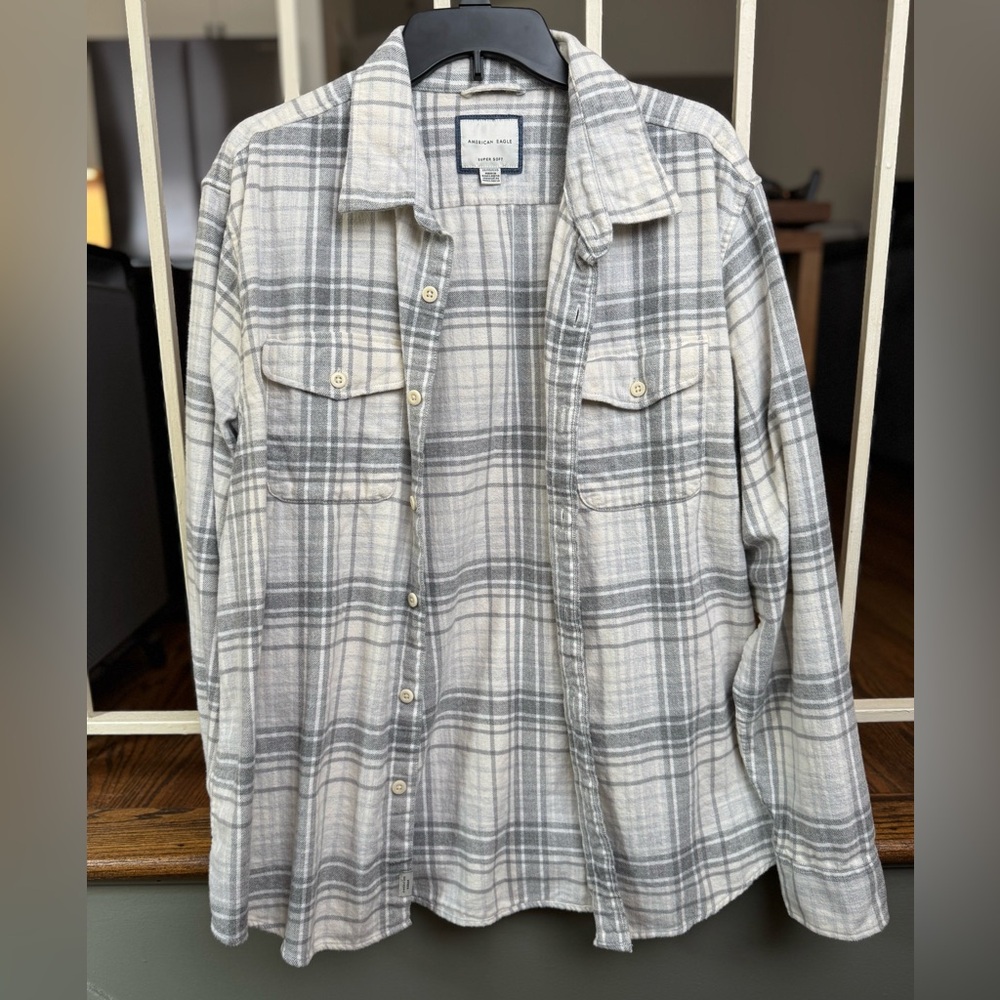 Men’s American Eagle Outfitters Gray and White Flannel